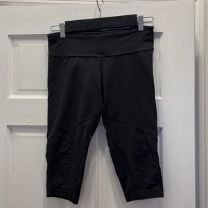 Vintage lululemon black Capri
